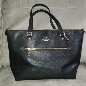 Coach Gallery Tote in Black‎ Crossgrain Leather with Goldtone Hardware